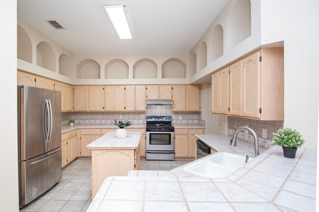 Building Photo - 3003 Edgefield Ct