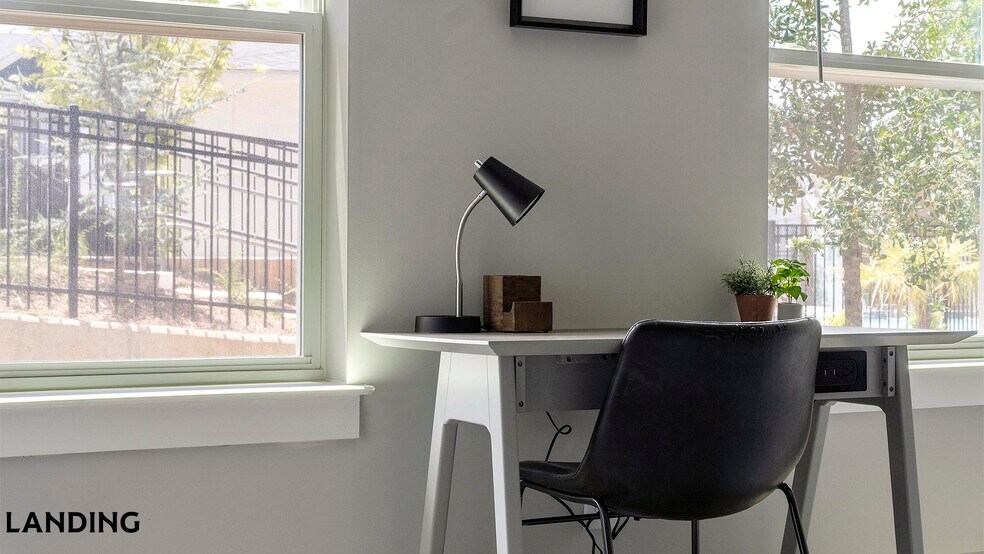 Building Photo - 1880 Maple Dr NW