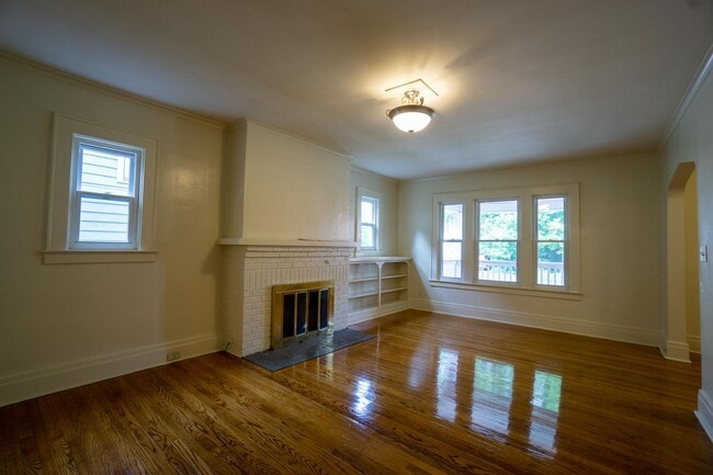 Building Photo - 231 Fellows Ave