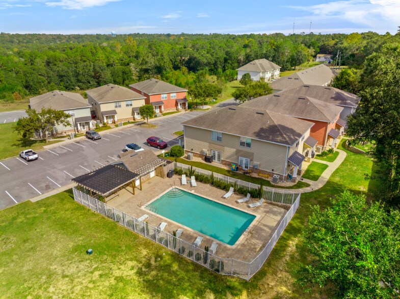 Building Photo - 721 Arbor Lake Dr