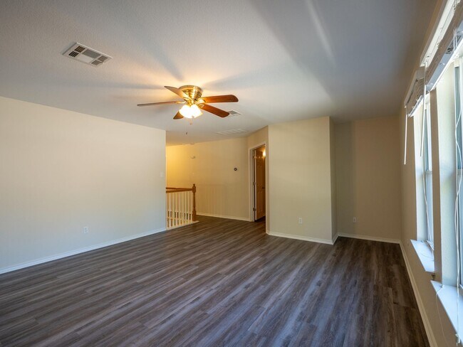 Building Photo - 1710 Lomita Dr
