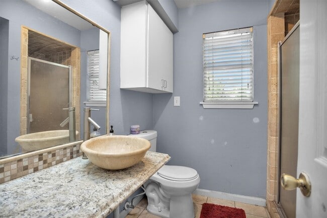 Building Photo - 1725 Strawn Rd