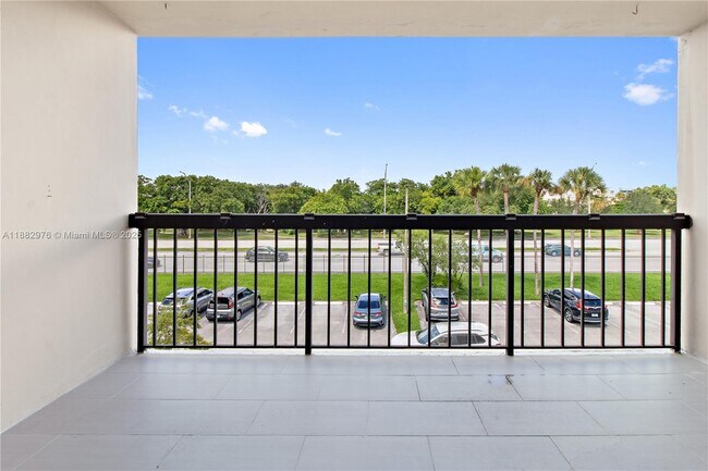 Building Photo - 10425 SW 112th Ave