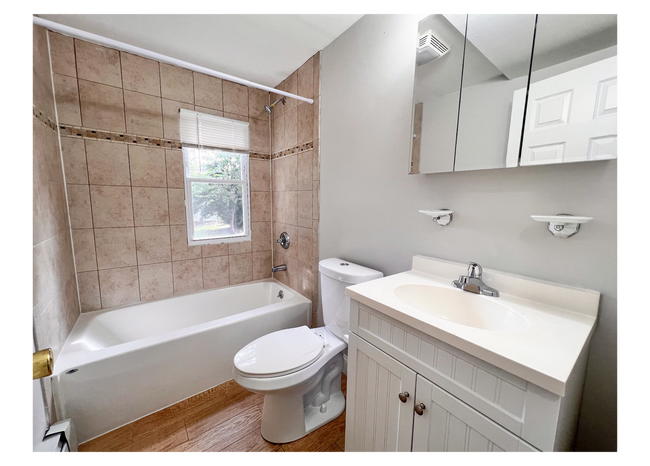 Building Photo - Beautiful and Lovely House in South of Hartford