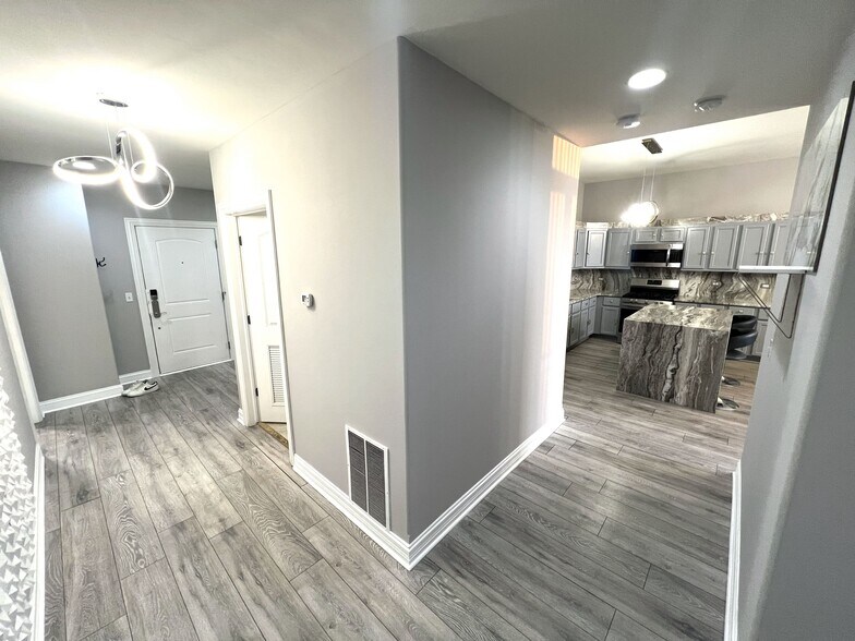 Building Photo - 3630 N Harlem Ave