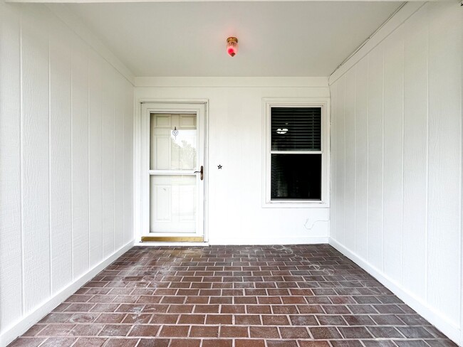 Building Photo - Available Now!!!! Gorgeous 3 bedroom, 2 bath, 2 car garage home. Beautiful wood look flooring. Sp...