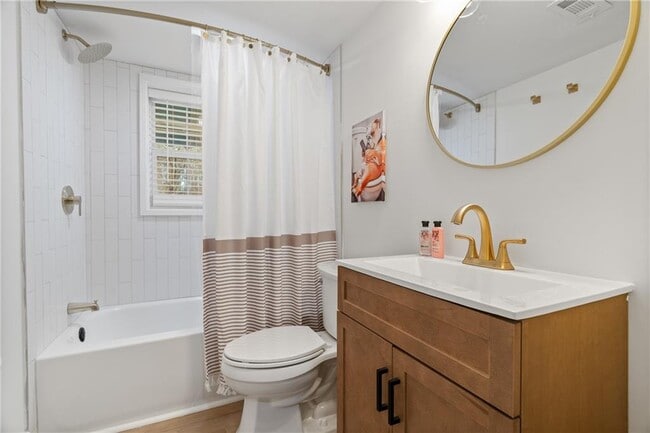 Building Photo - 2790 Sardis St