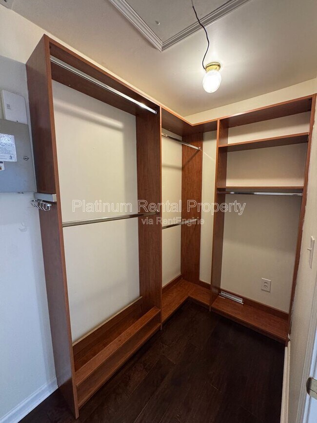 Building Photo - 1886 Benson Ave SE