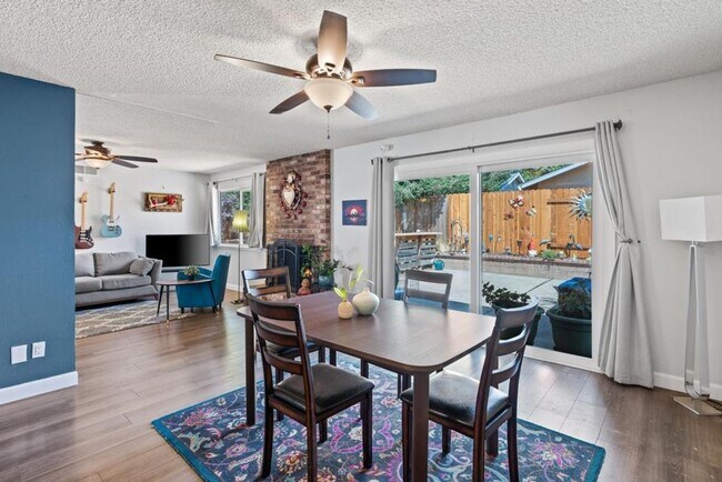 Building Photo - Larchmont Riviera Cottage 4/2
