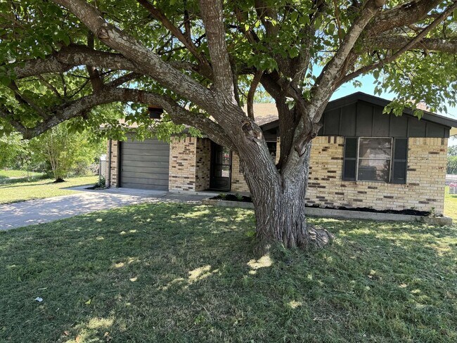 Building Photo - Charming 3 Bed, 1.5 Bath Single Family Home in Copperas Cove, TX - $1300/mo