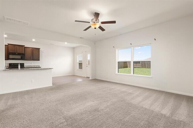 Building Photo - 2201 Bowline Rd