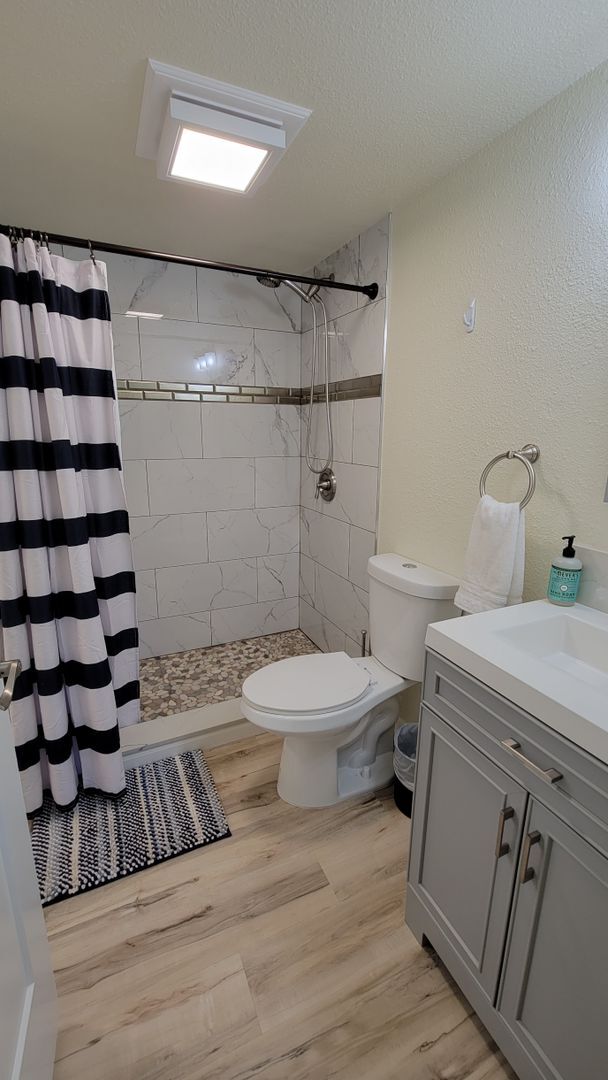 Building Photo - Furnished Downstairs Unit In North Kihei