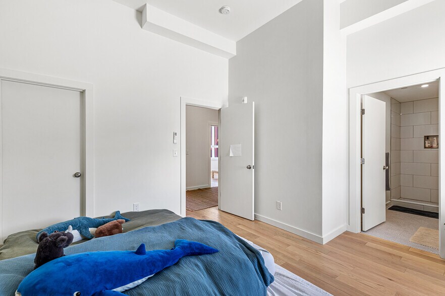 Building Photo - 123 Friendship St