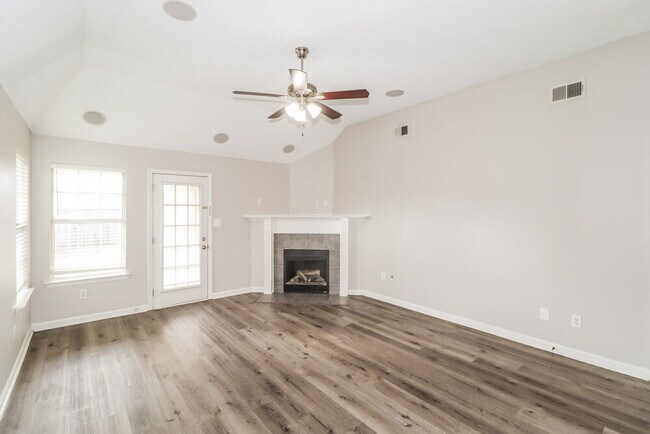 Building Photo - 5871 Carrel Cove