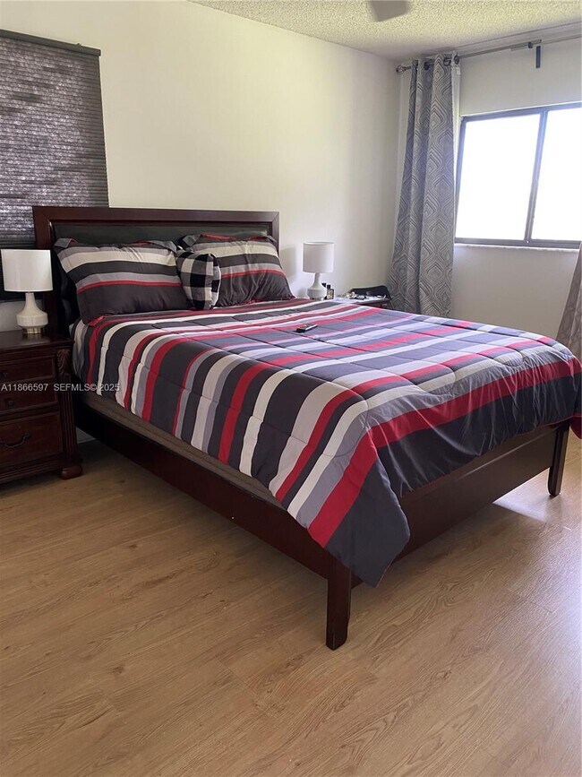 Building Photo - 10407 E Clairmont Cir