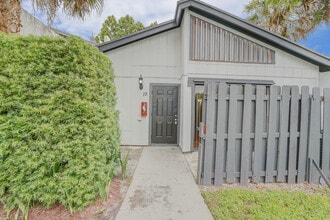 Building Photo - 100 Sparrow Dr