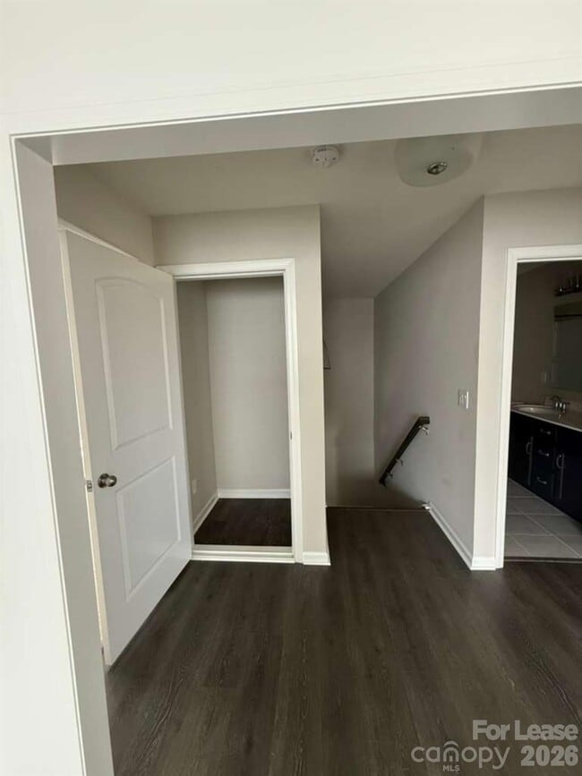 Building Photo - 2035 Beacon Ave