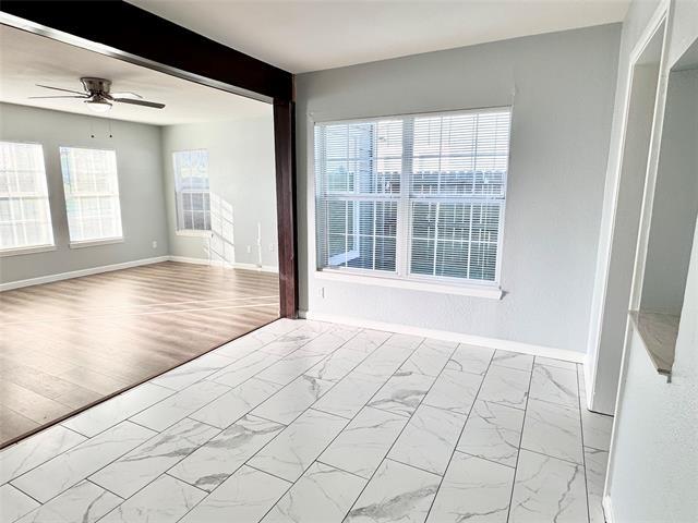 Building Photo - 202 N Riverside Dr