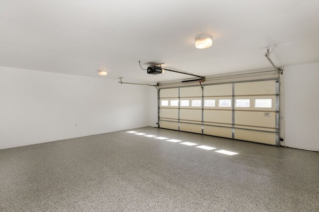 Building Photo - # Serene Living Near Travelers Rest