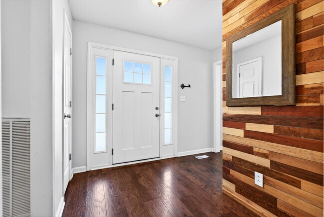 Building Photo - 3364 N Henderson Way