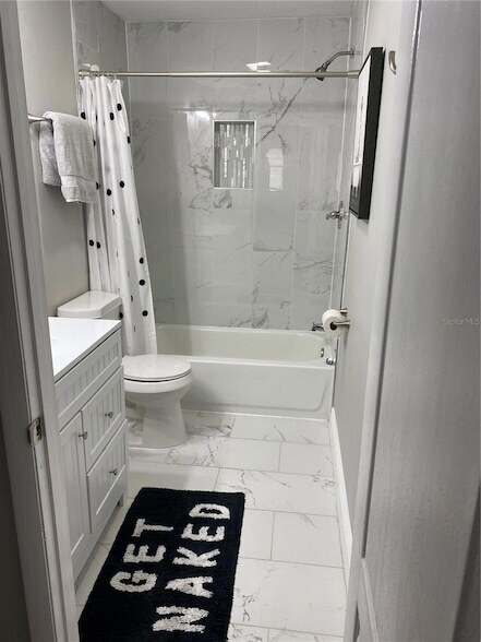 Building Photo - 7014 Glenview Dr