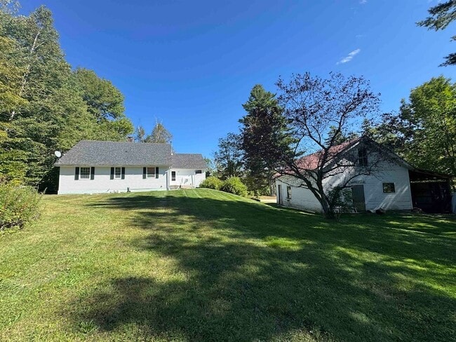 Building Photo - 473 Hapgood Pond Rd