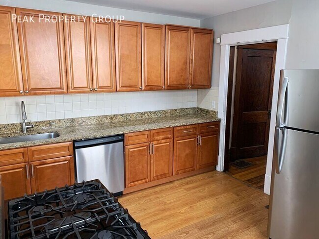 Building Photo - 293 E 14th Ave