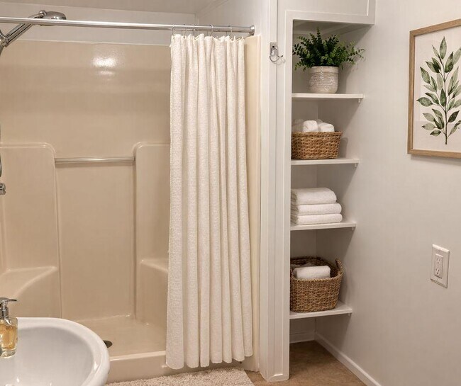 Building Photo - 10720 54th Ave N