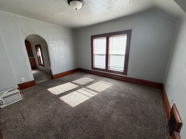 Building Photo - 3909 Orleans Ave