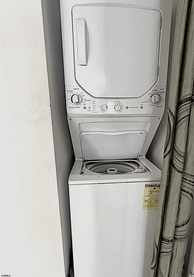 Building Photo - 3101 Boardwalk