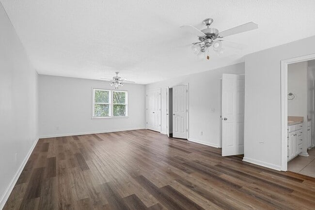 Building Photo - 110 Hayfield Way
