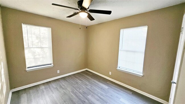 Building Photo - 4110 SE 11th St