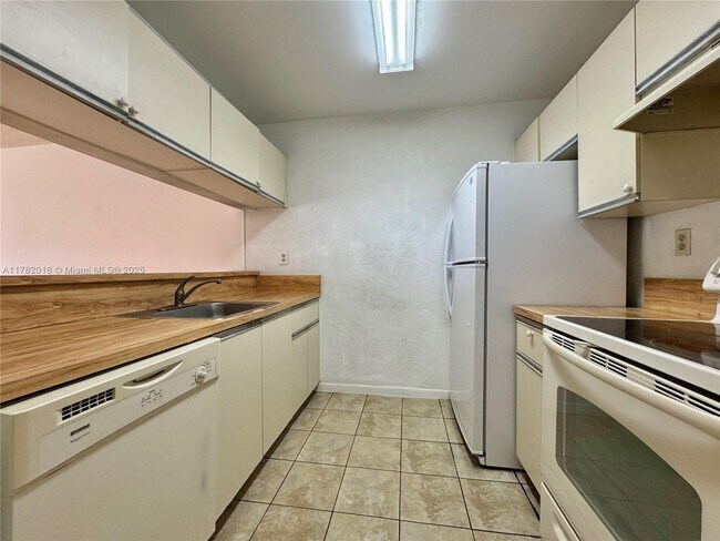 Building Photo - 1226 SW 113th Terrace