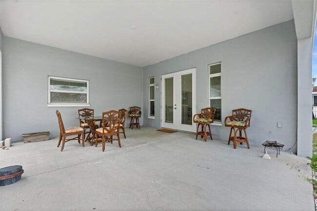 Building Photo - 710 116th Ave