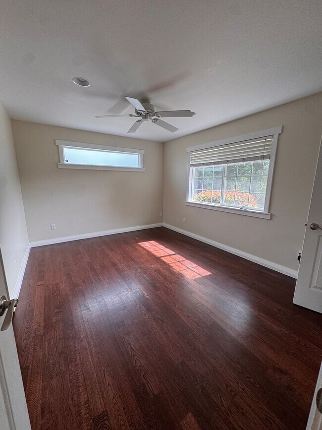 Building Photo - Private Gated Luxury Estate on Acreage with Pool, Pond & Solar in Prime Newcastle Location