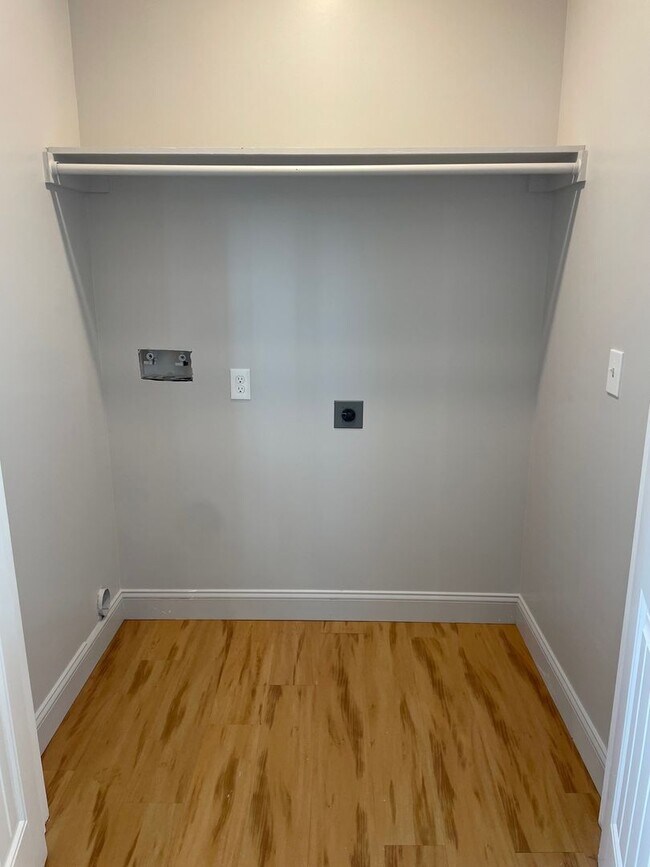 Building Photo - 3 BED, 3 FULL BATH HOME LOCATED IN DENTON!