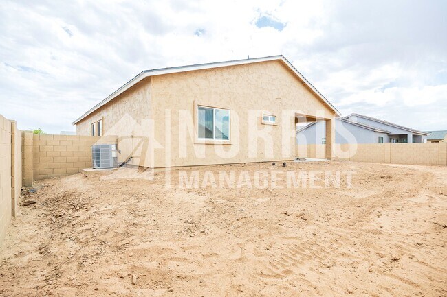 Building Photo - Beautiful Brand New Home with Block Wall