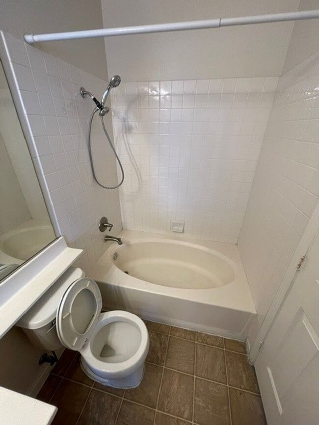 Building Photo - 75 N Valle Verde Dr