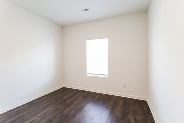 Building Photo - 5611 Timber Leaf Lp