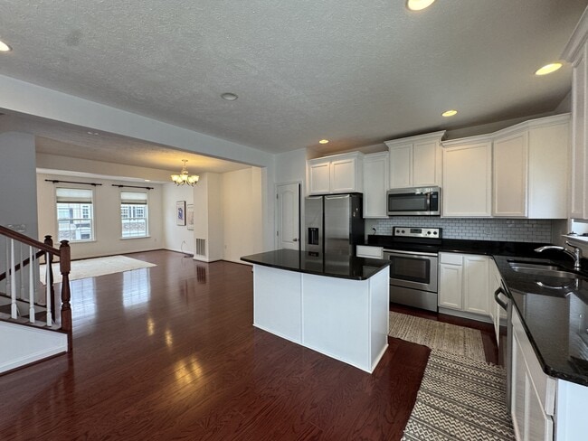 Building Photo - 3339 Sun Ct