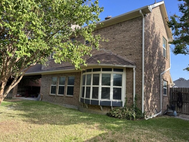 Building Photo - 604 San Clemente Dr
