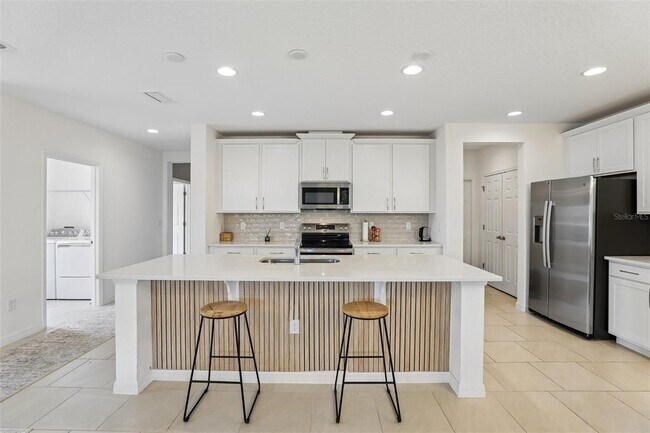 Building Photo - 1581 Swan Swim Dr