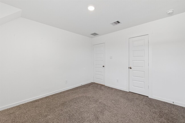 Building Photo - 30039 Gallatin River Ln