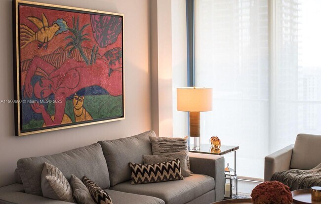 Building Photo - 68 SE 6th St