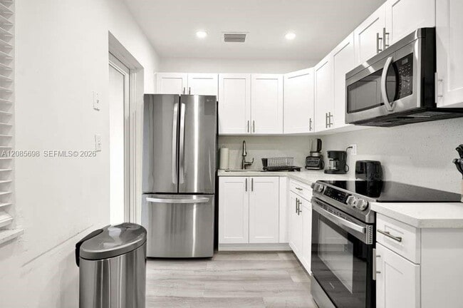 Building Photo - 300 NW 82nd Terrace