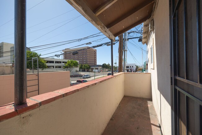 Building Photo - 634-634 A Ave