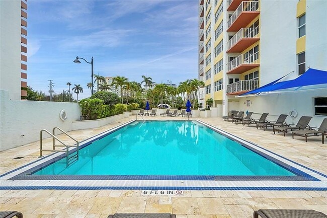 Building Photo - 3000 E Sunrise Blvd
