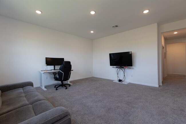 Building Photo - 2332 Giona Pl