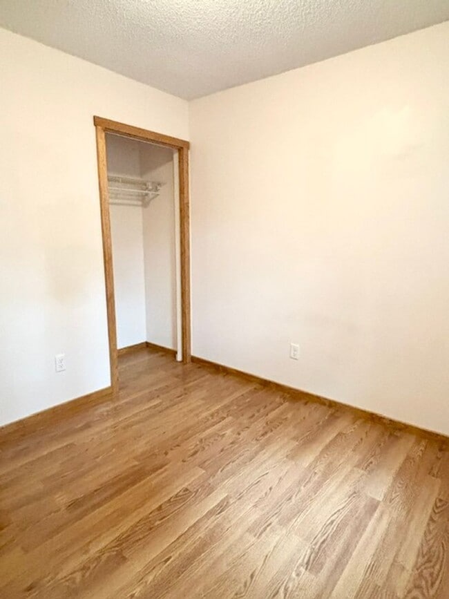 Building Photo - Available Now 2 Bedroom 1 Bath Single Family Home in Waite Park