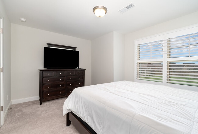 Building Photo - 6006 Tanoak Ct